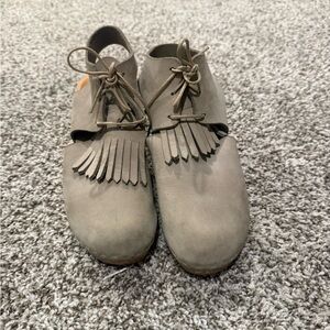 Bryr Gray Fringe Mules